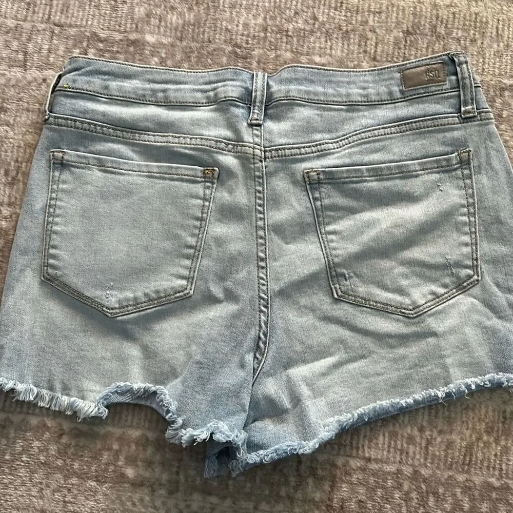 RSQ size 9 Light denim SHORTS Jean shorts